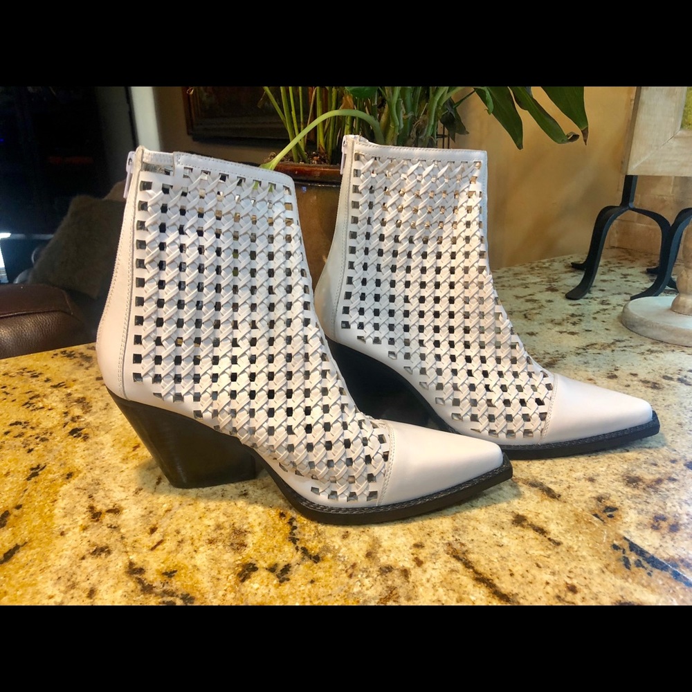 BRAND NEW- LF Jeffrey Campbell Booties